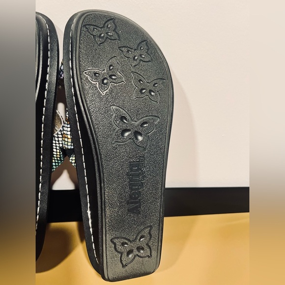 Alegria by PG Lite Sandals (PLEASE READ SIZING DETAILS) - Picture 12 of 14